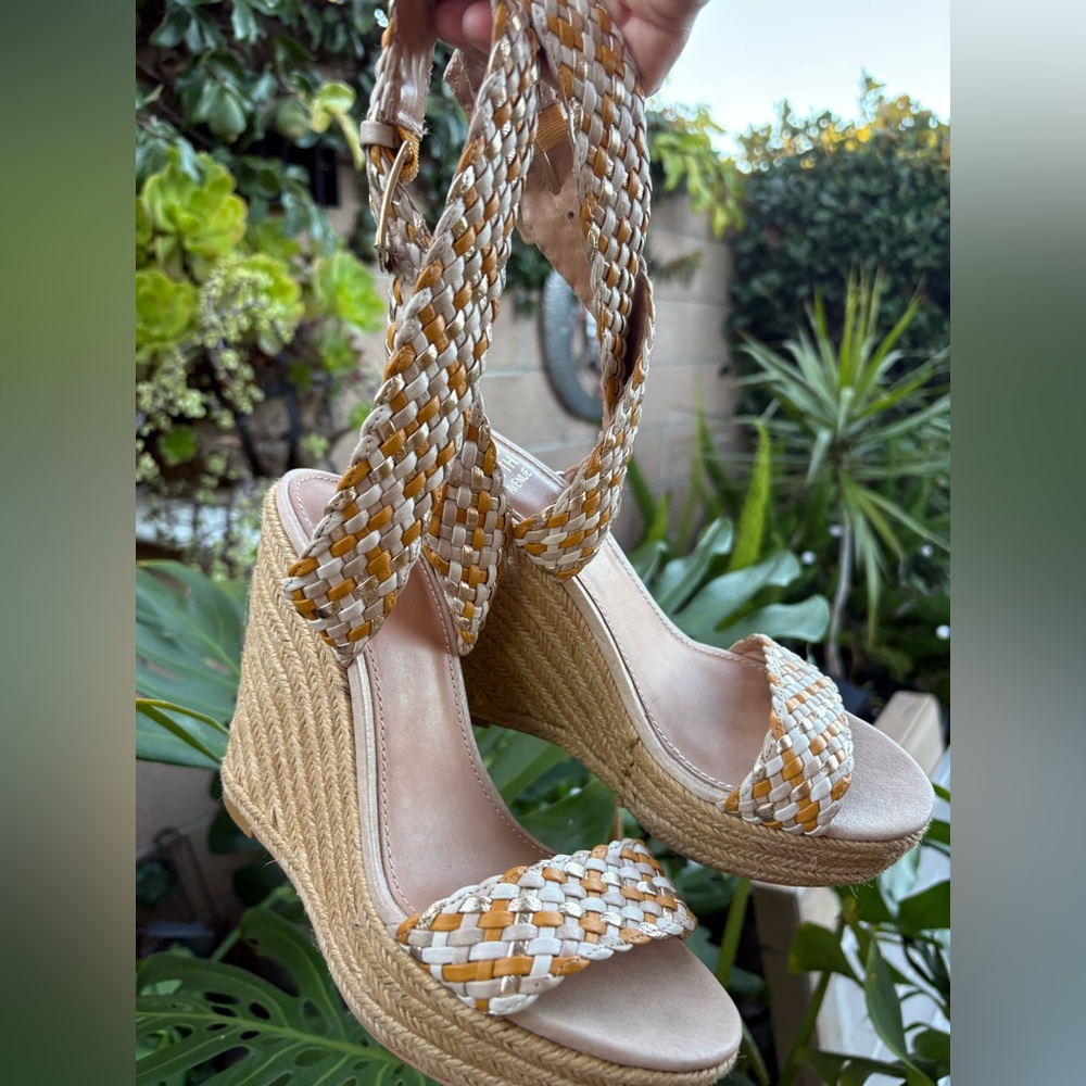 🧿PRICE FIRM🧿 
Sal’s Fifth Avenue Woven Leather Platform Espadrille Sandal.